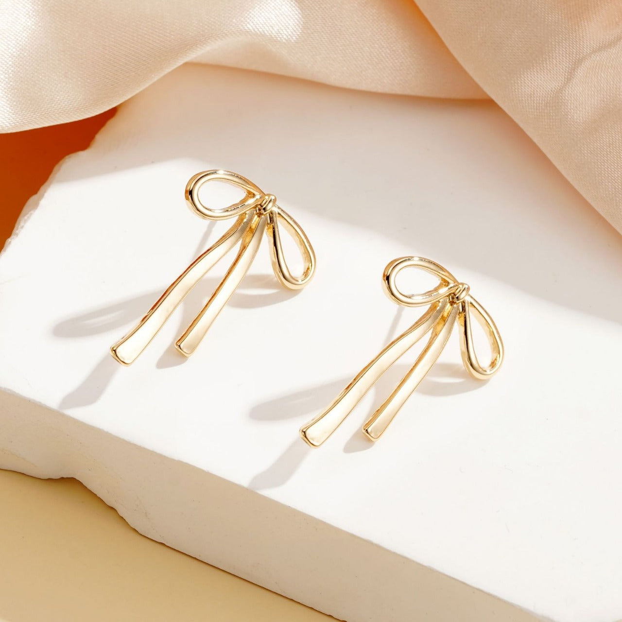 Women's Alloy Bow Earrings Lightweight